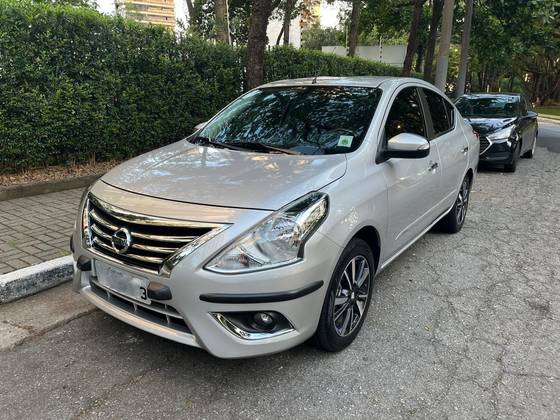NISSAN VERSA 1.6 16V FLEXSTART SL 4P XTRONIC NISSAN VERSA 1.6 16V FLEXSTART SL 4P XTRONIC